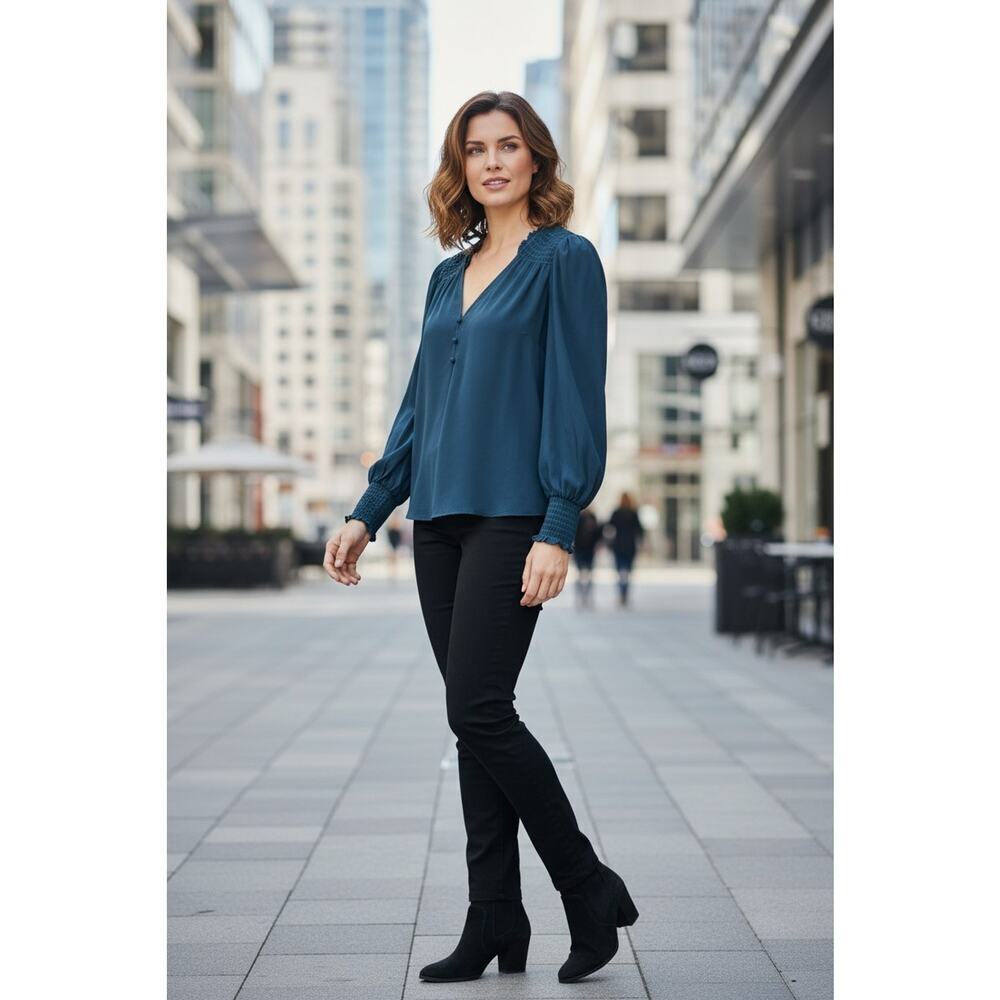 T Tahari Aegean Blue Blouse NWT Size X Small 3/4 shirred sleeve and shoulders